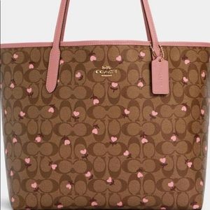NWT Coach City Tote In Signature Canvas With Heart Floral Print